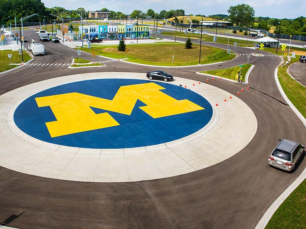 Mcity, la ciudad fantasma dónde se prueban los autos del futuro