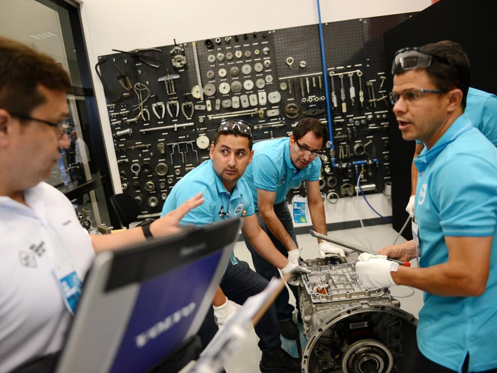 Volvo capacita profesionales en su Centro de Excelencia