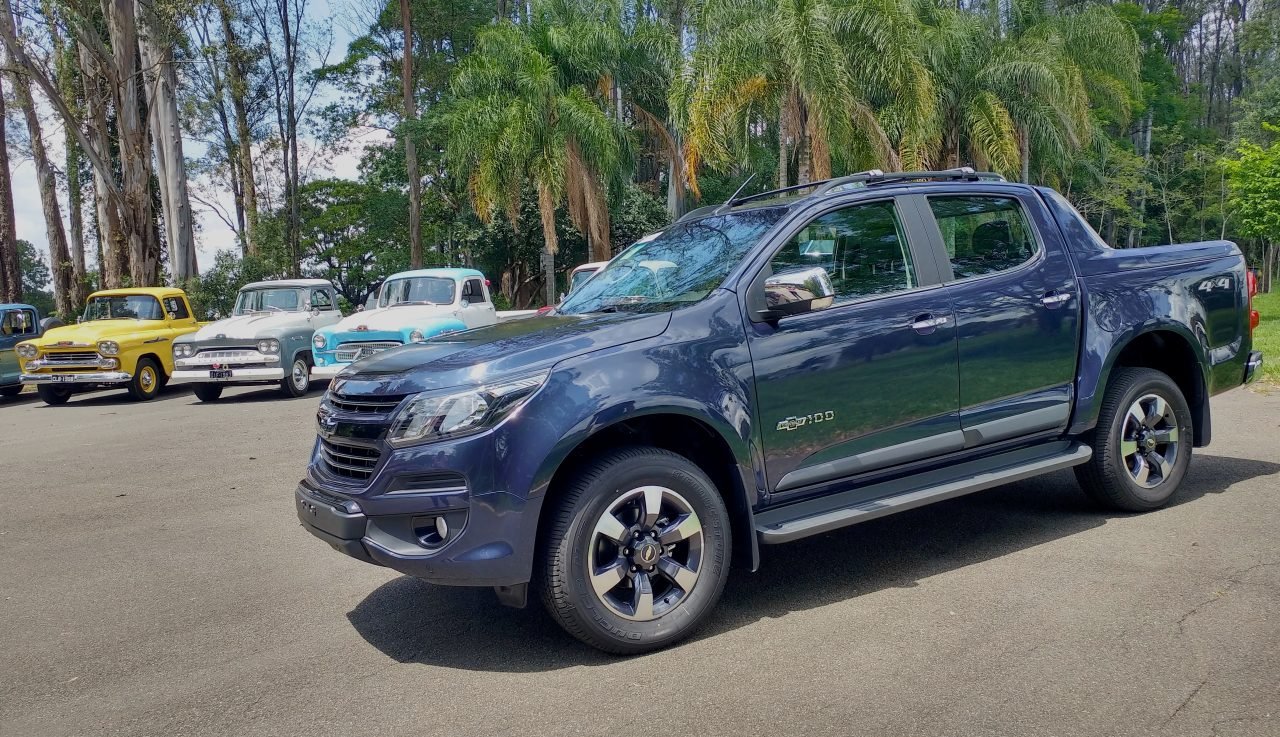 Test retro: probamos desde las primeras pickups Chevrolet a la nueva S10 100 años