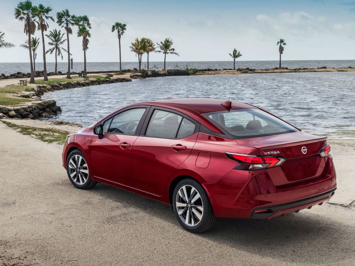 Nissan apuesta a los sedanes en Argentina: la dupla Versa y Sentra (precios)