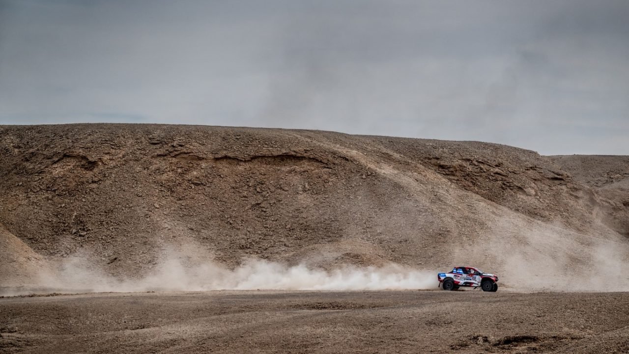 Primera mitad del Dakar: Juan Cruz Yacopini muy contento con su Hilux