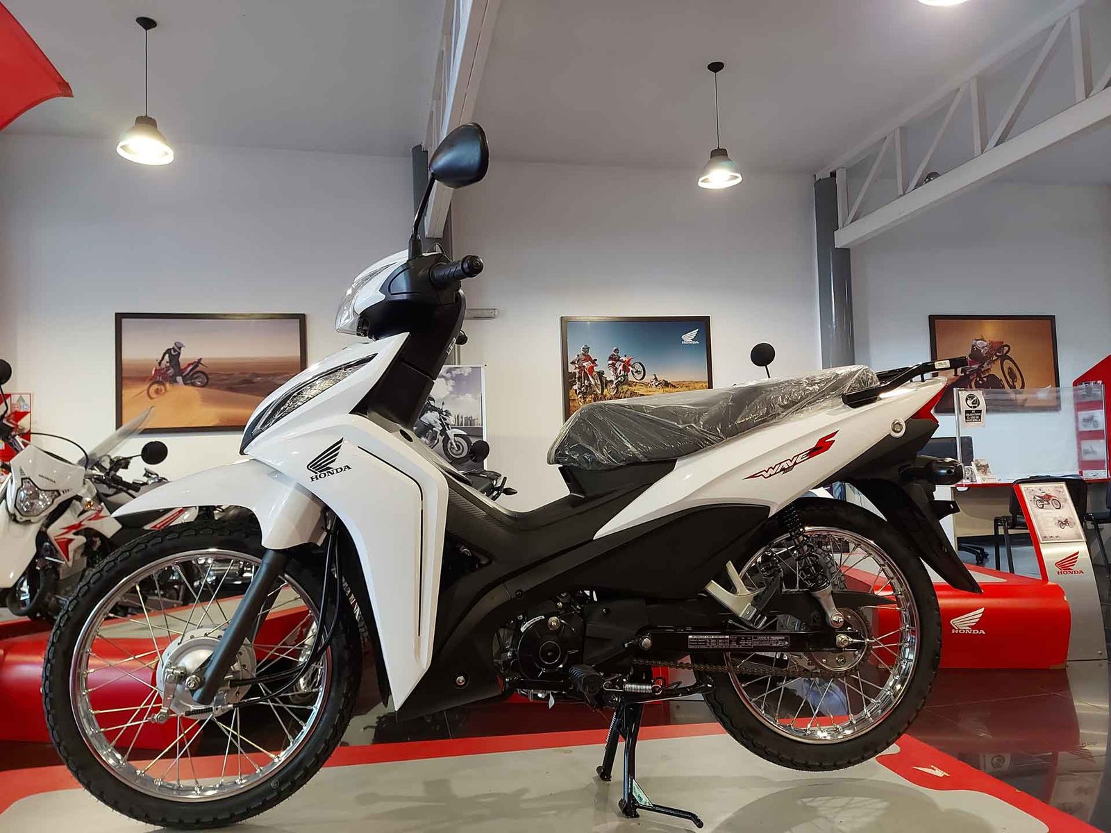 Precios de las 3 motos más vendidas: Honda Wave, Corven y Motomel
