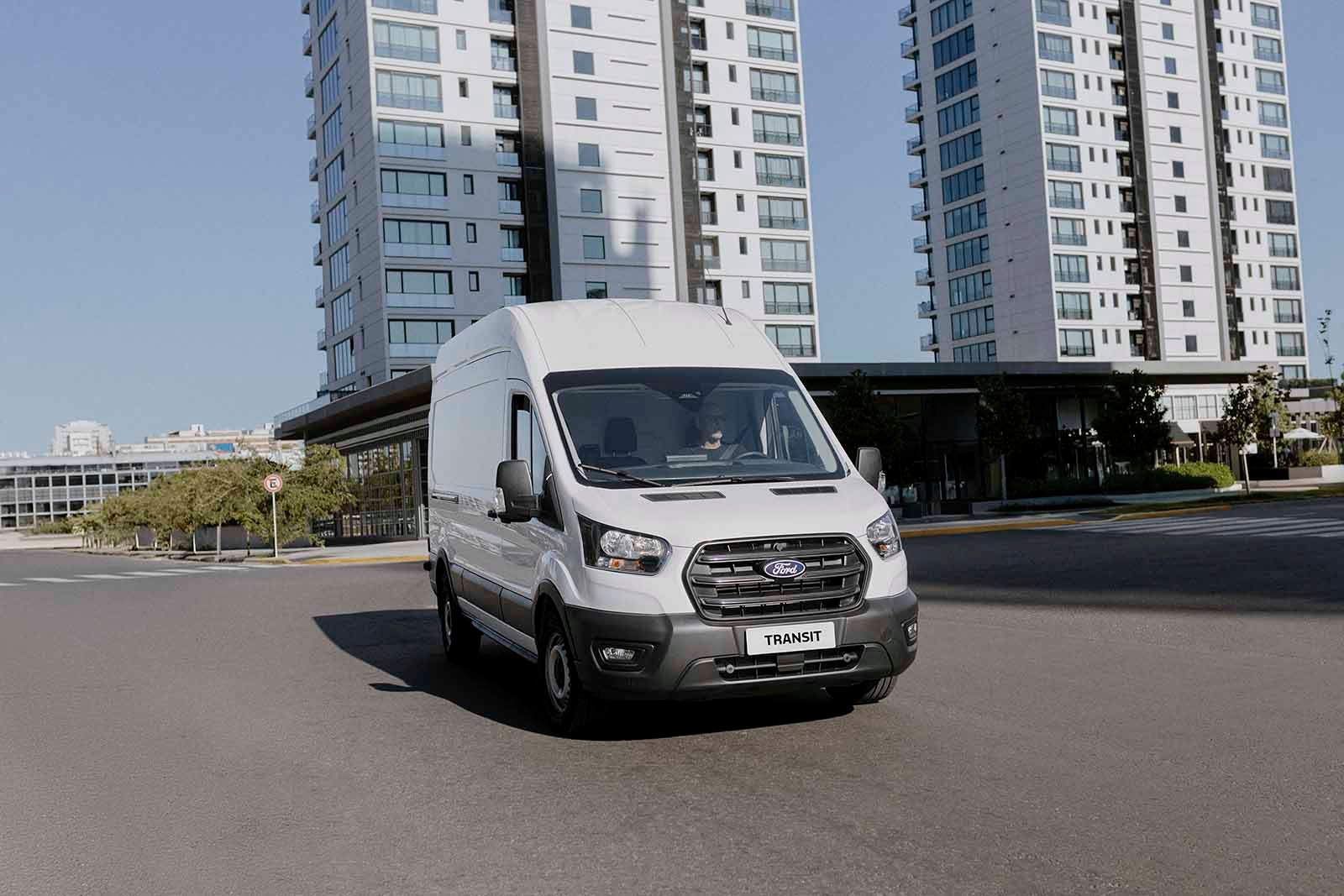 Con mejoras en tecnología, conectividad y más, Ford lanza la nueva Transit